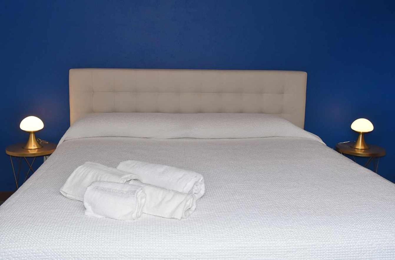 Appartamenti La Baia Del Rais Falcone Habitación foto