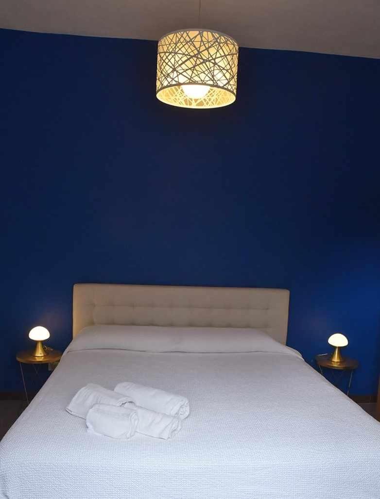 Appartamenti La Baia Del Rais Falcone Habitación foto