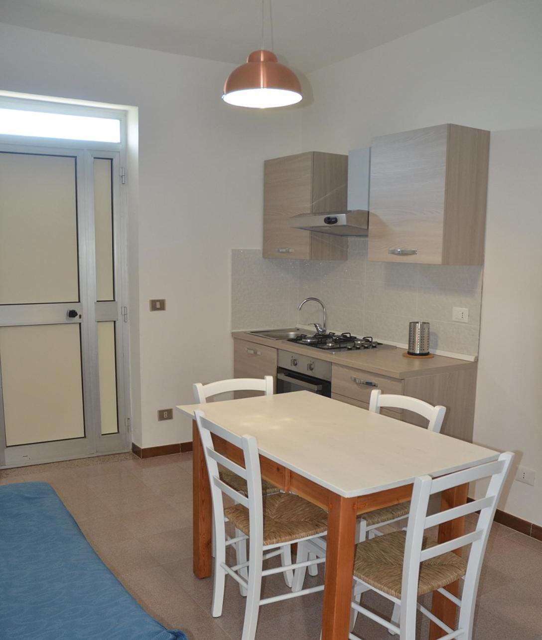 Appartamenti La Baia Del Rais Falcone Habitación foto