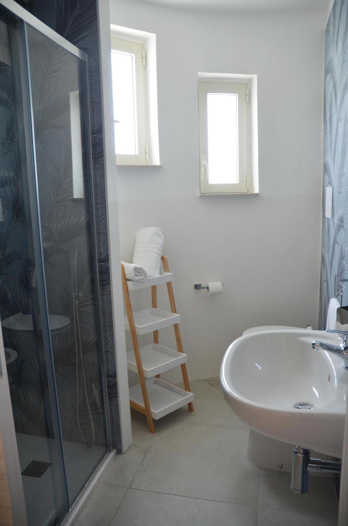 Appartamenti La Baia Del Rais Falcone Habitación foto