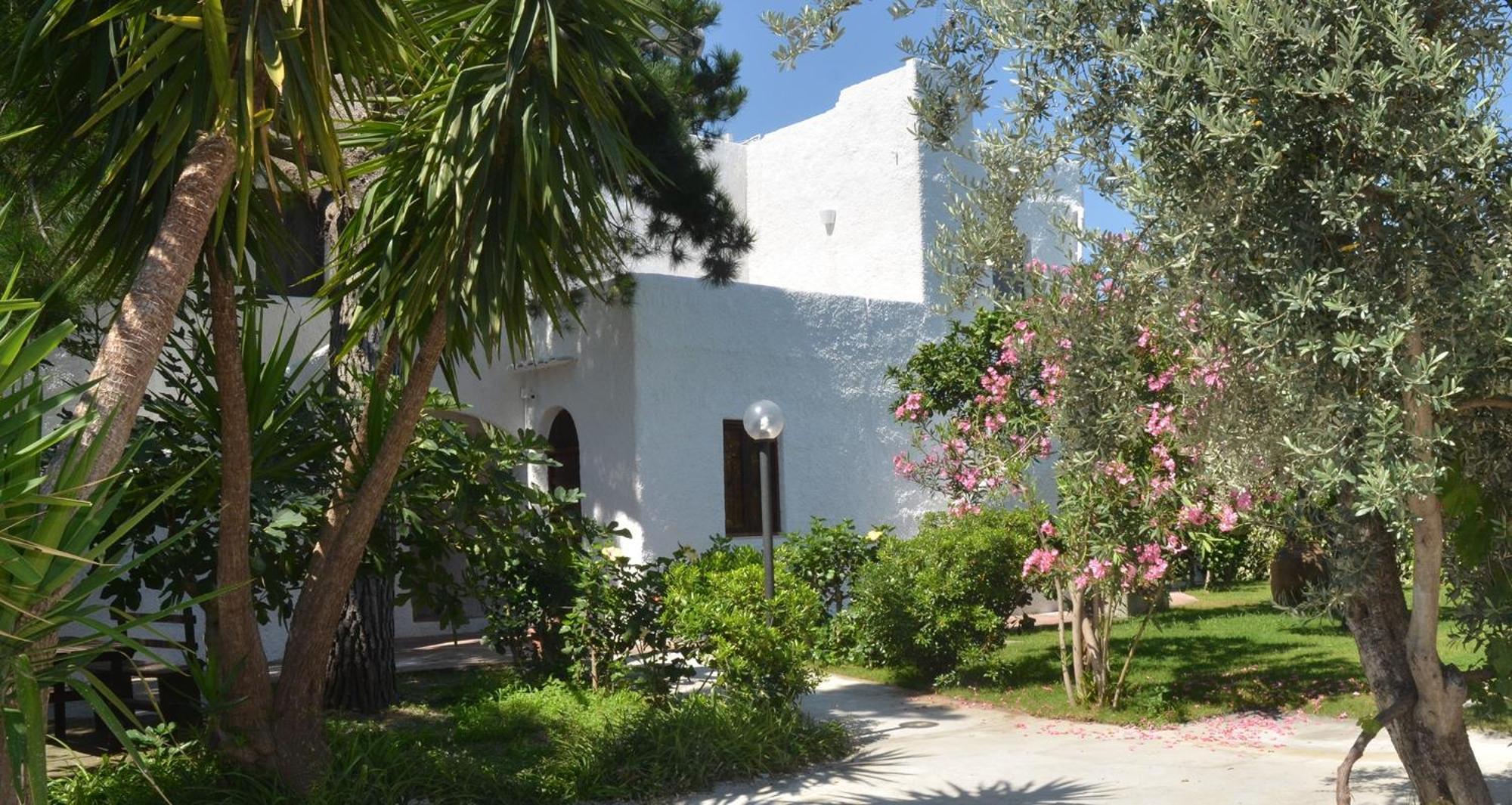 Appartamenti La Baia Del Rais Falcone Habitación foto