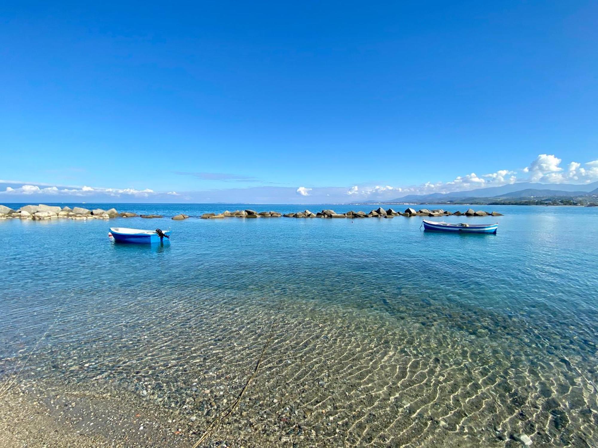 Appartamenti La Baia Del Rais Falcone Habitación foto