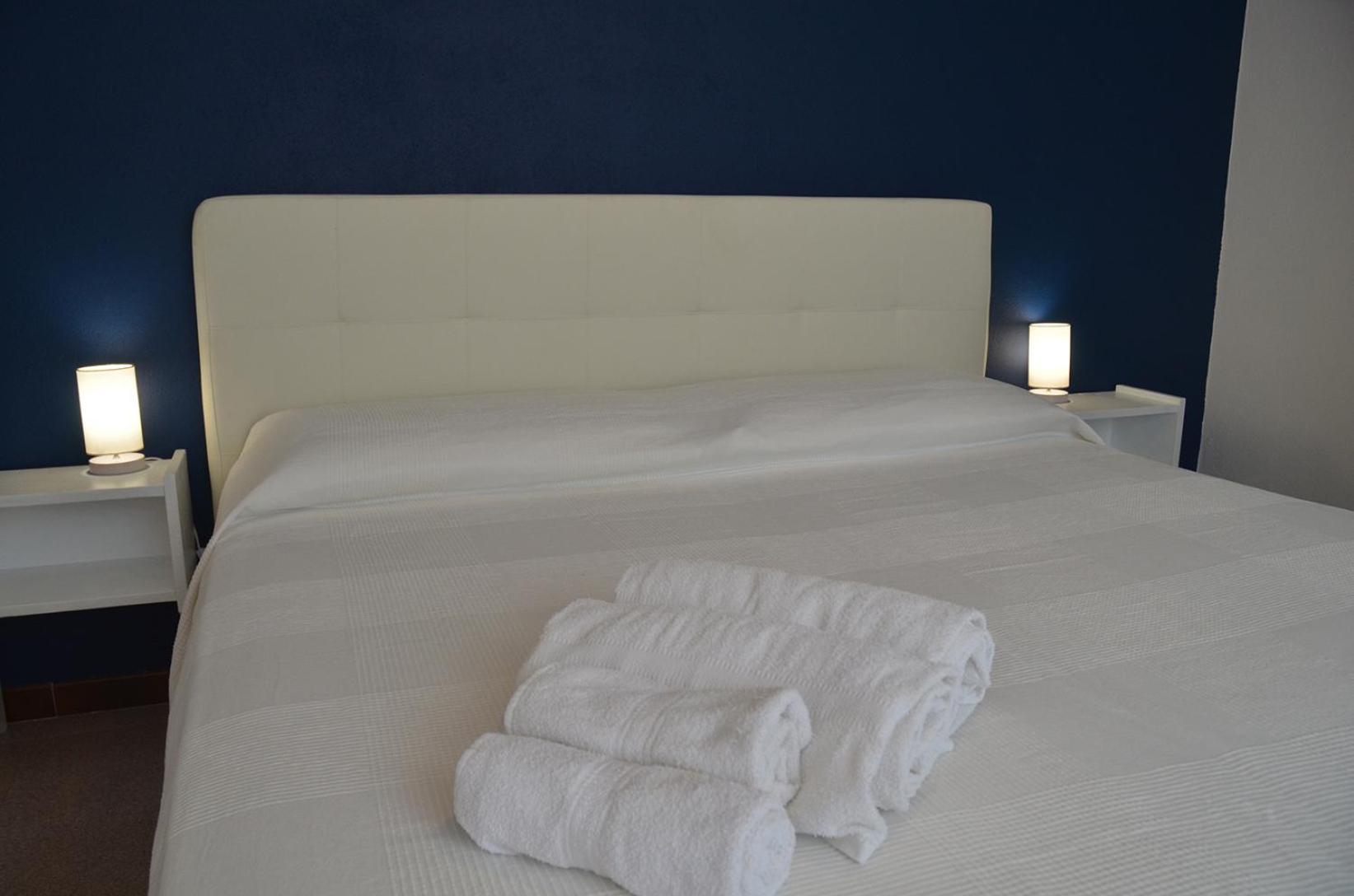 Appartamenti La Baia Del Rais Falcone Habitación foto